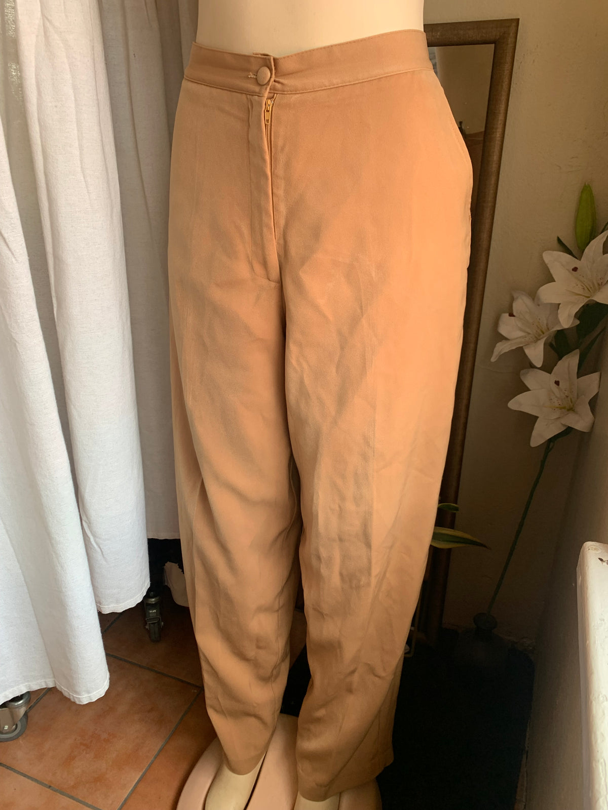 Gold matte finish curve friendly dress pants ::: size 10