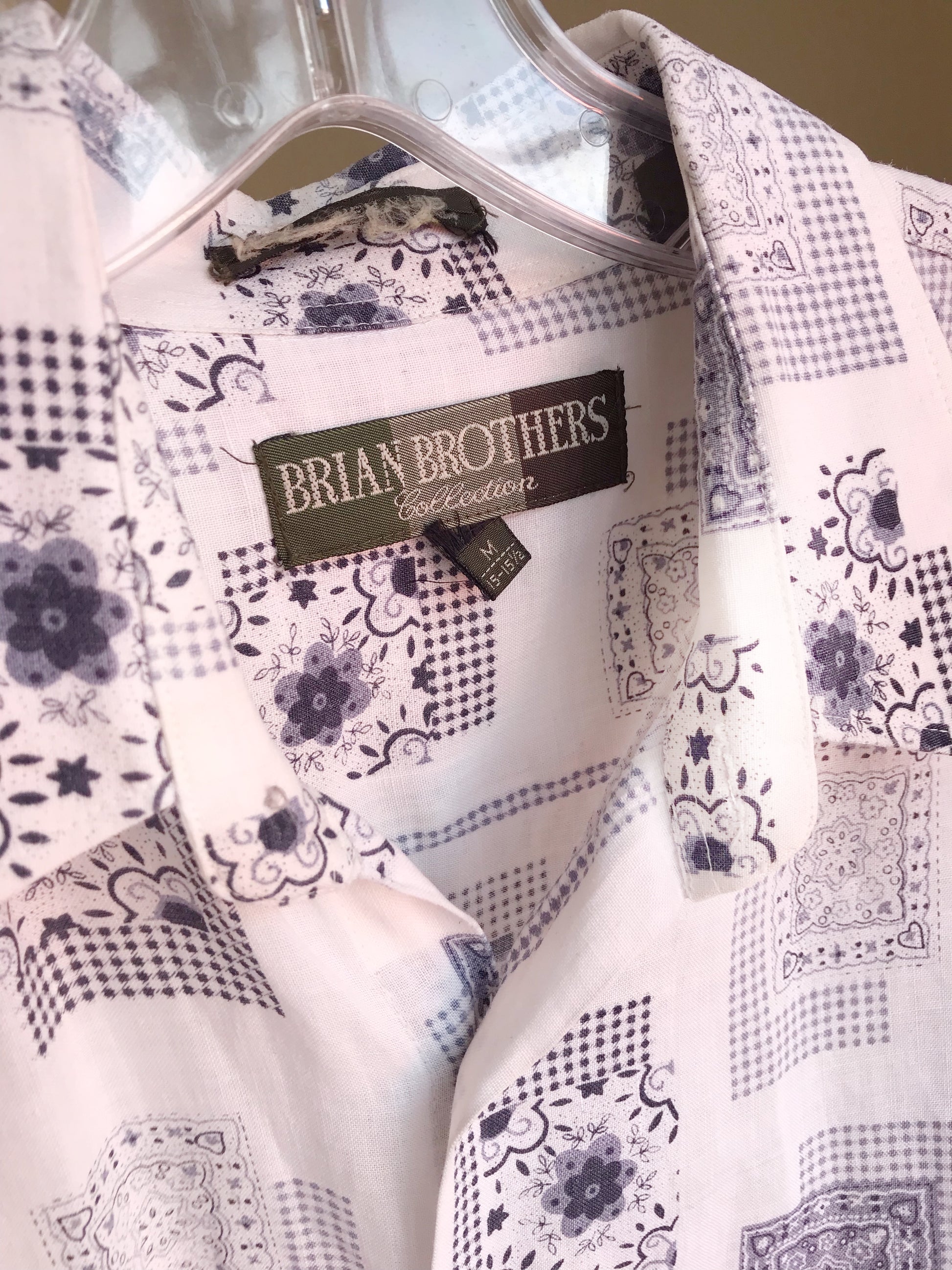 Vintage Mens linen white print shirt... M /XL ^^^