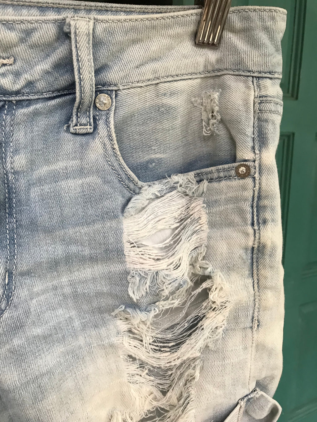 American Eagle light wash 'boy midi' shorts  medium