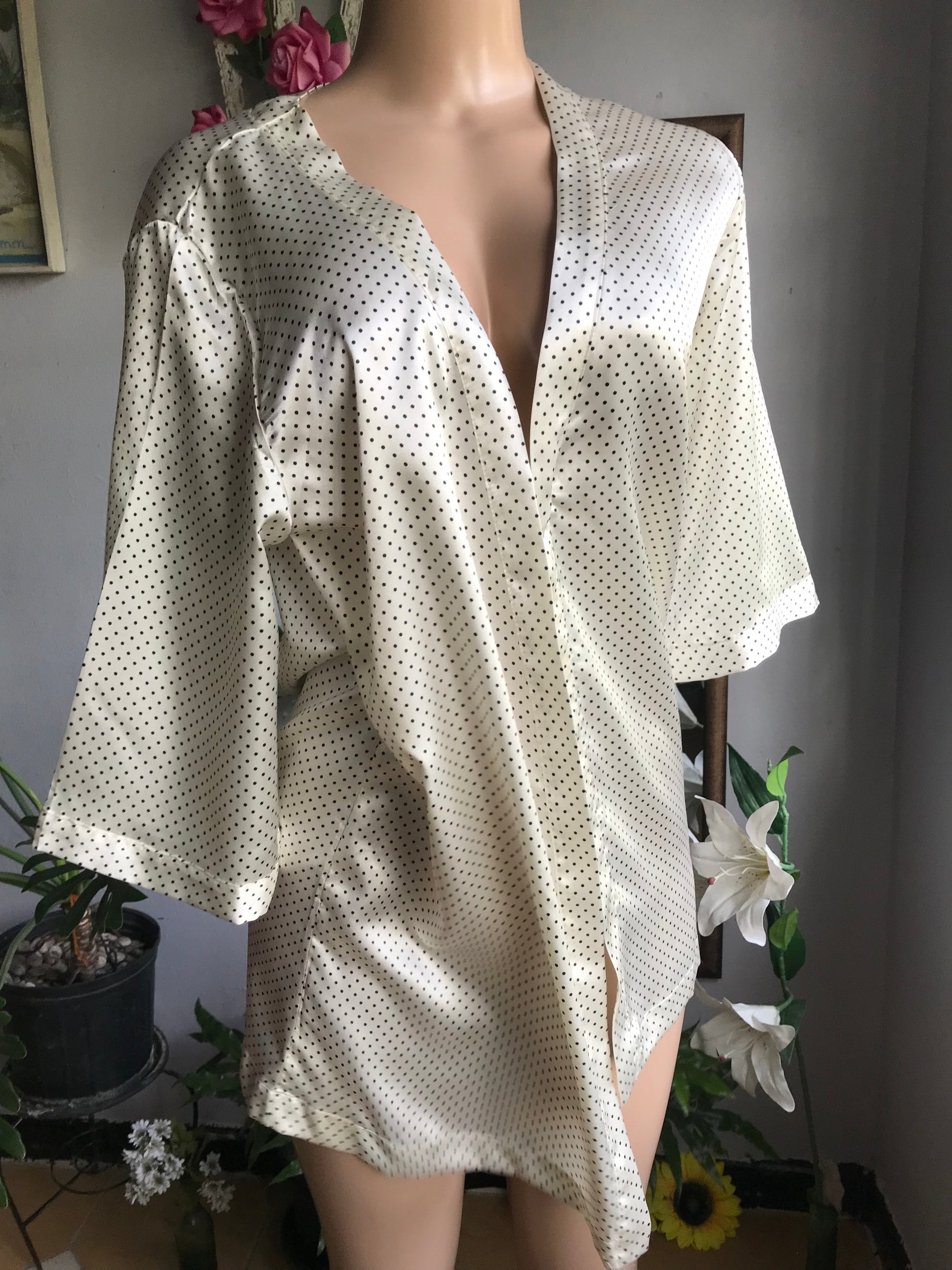 Fine polka dot silky robe ... xs/ to m