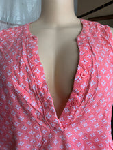 Load image into Gallery viewer, Pink button up sleeveless tank … Llll
