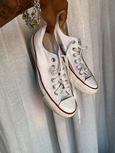 White Converse /// womens size 8