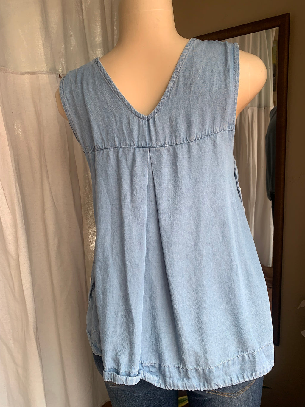 Organic denim tank top with size white buttons detail L