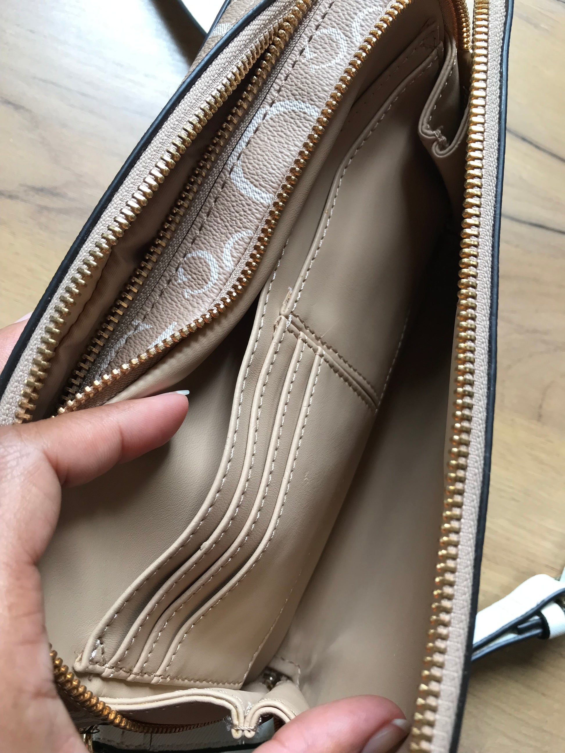Guess Factory crossbody beige bag *** new