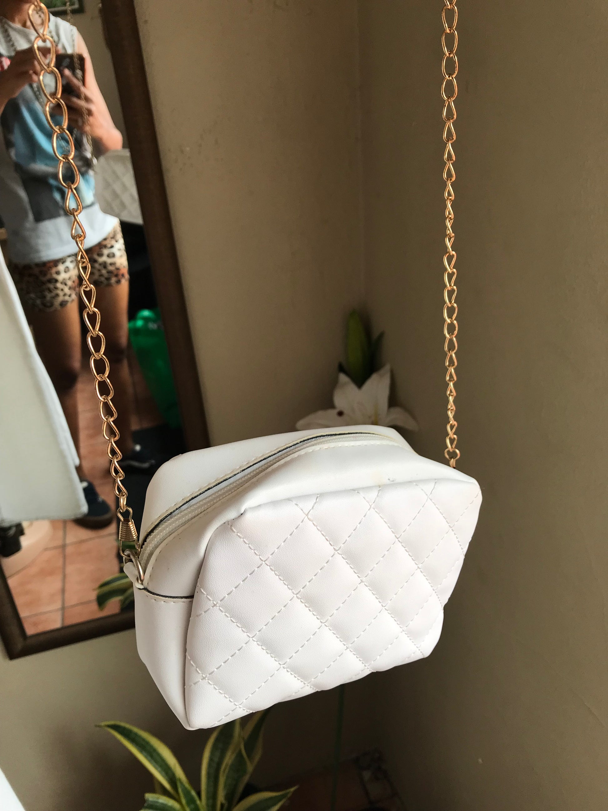 Unused white quilted mini bag gold chain lll