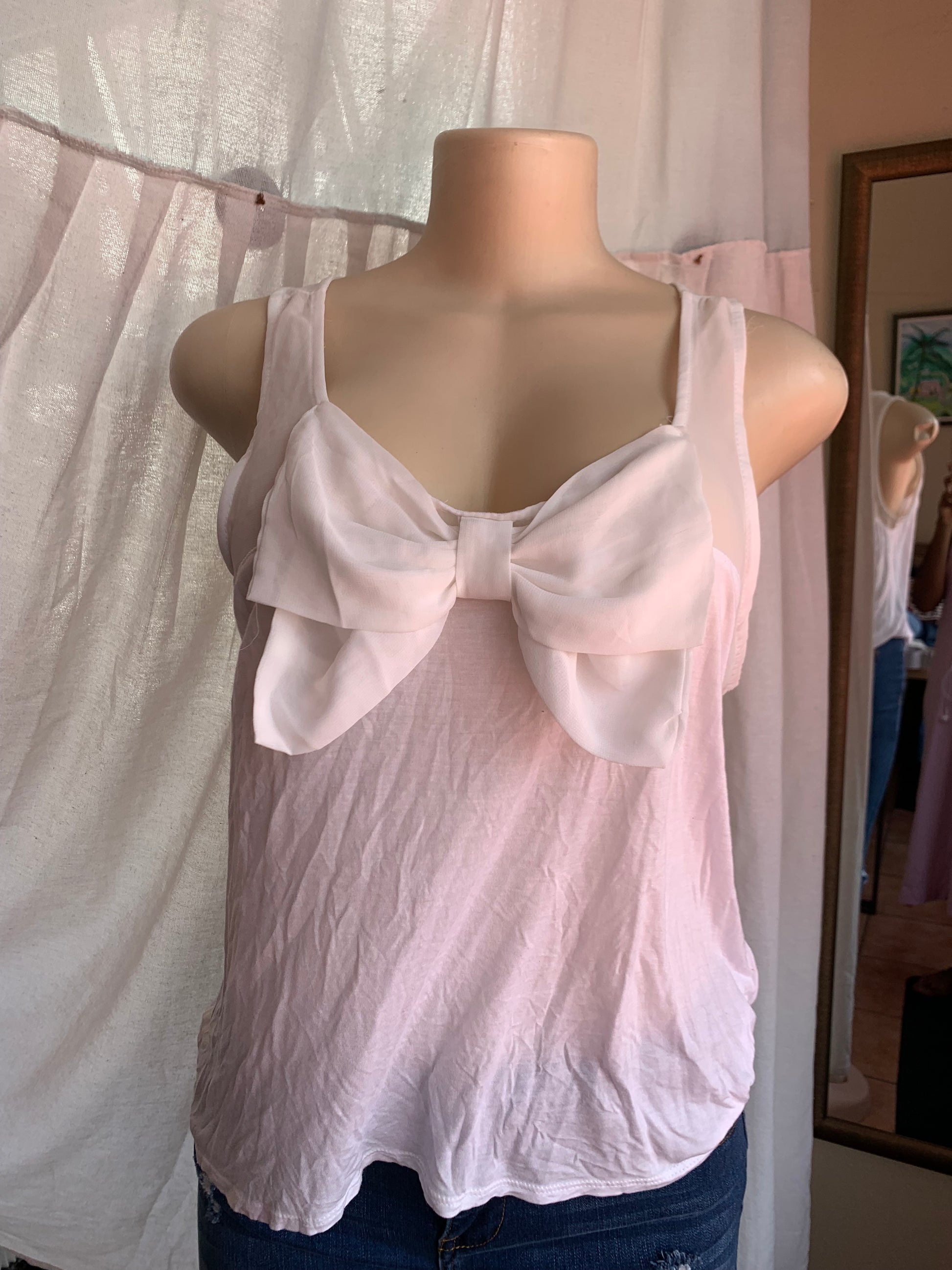 Big bow white slinky tank … Mlll