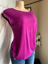 Load image into Gallery viewer, Purple top with rhinestones Mlll
