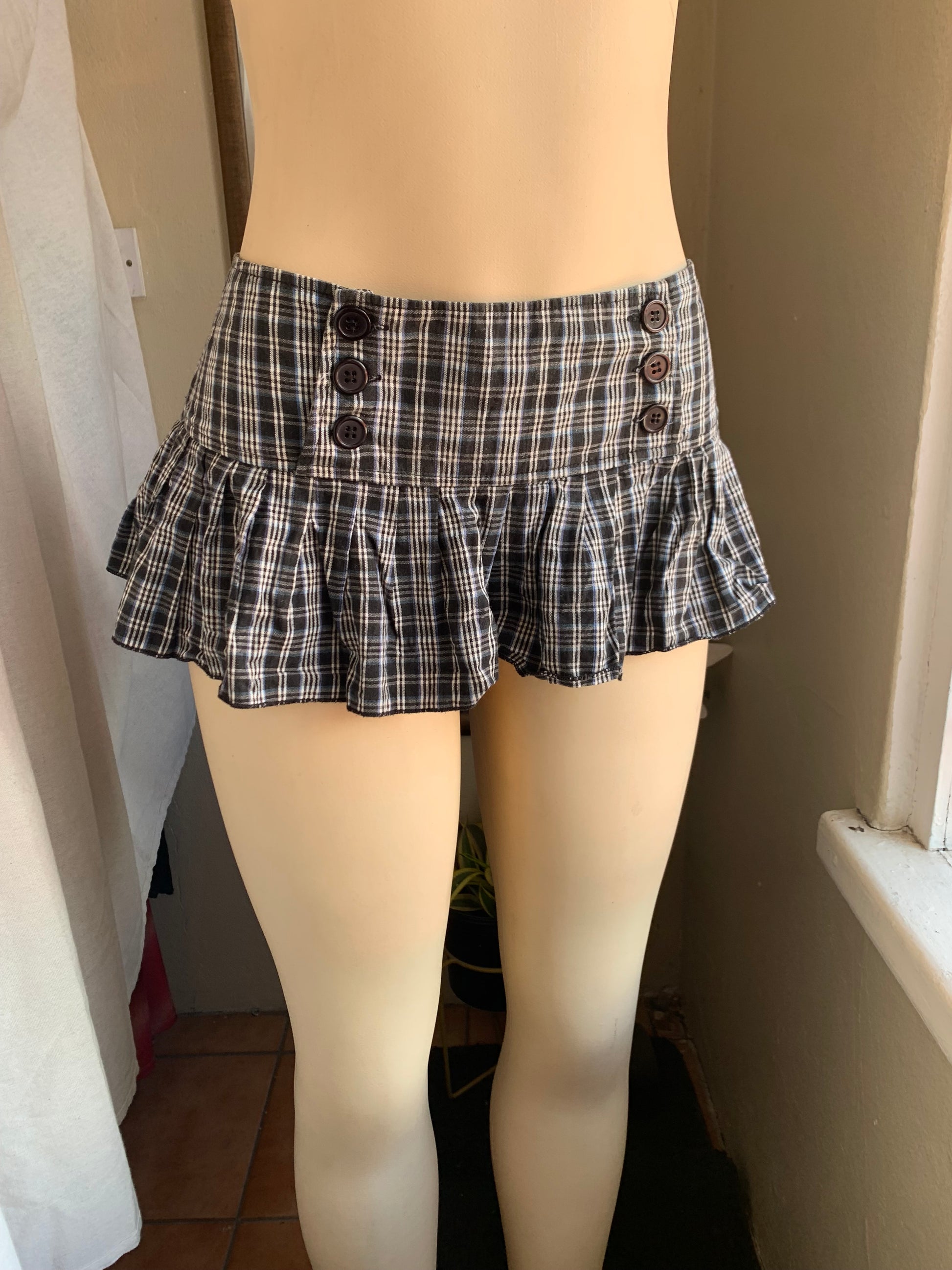 B+W preppy plaid micro fashion skirt 35 inches waist, no stretch
