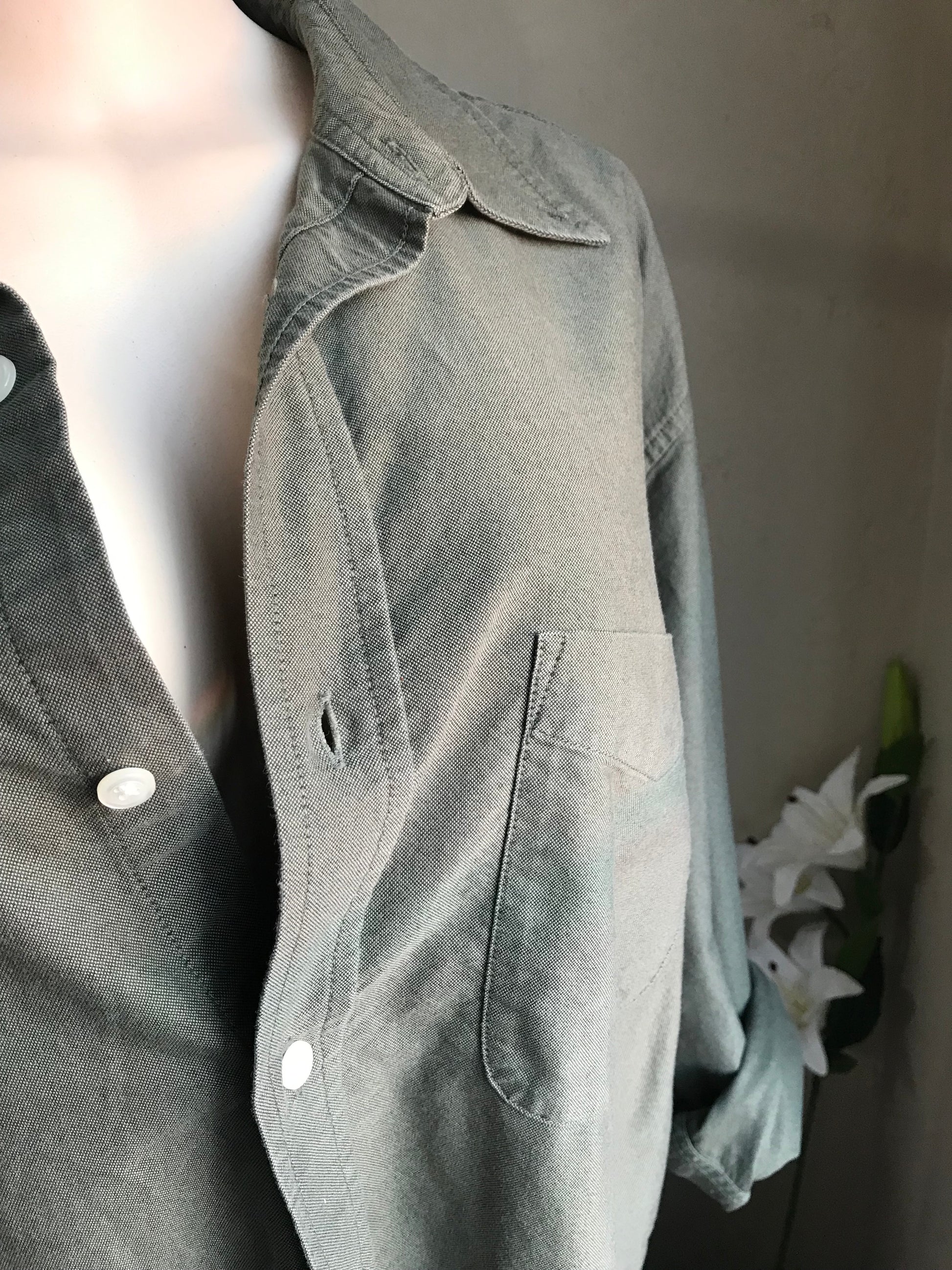 Old Navy Earth Green light denim button shirt mens . L