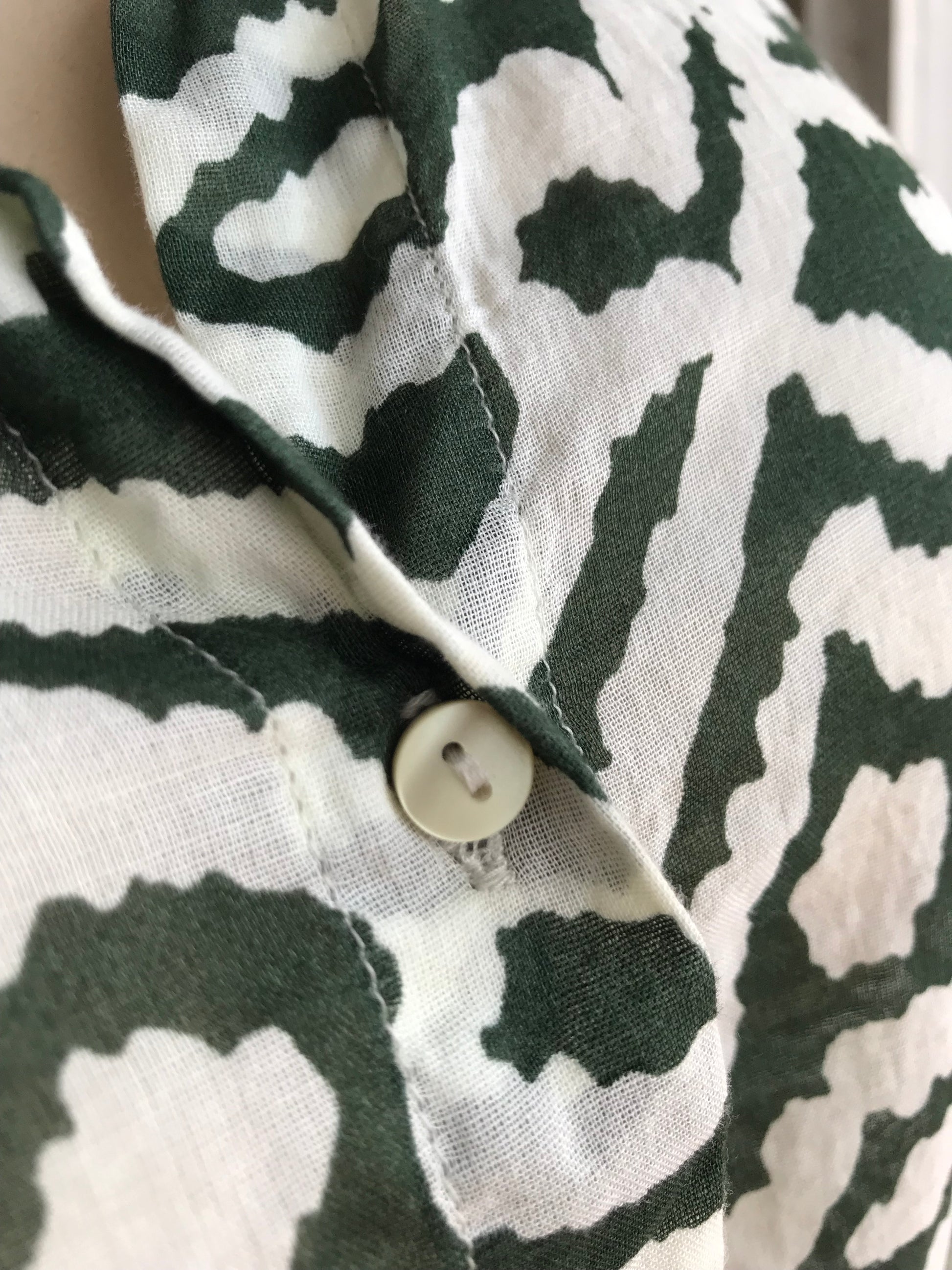 green print button shirt light /xl