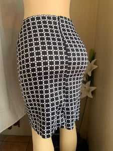 B+W patterned pencil skirt s