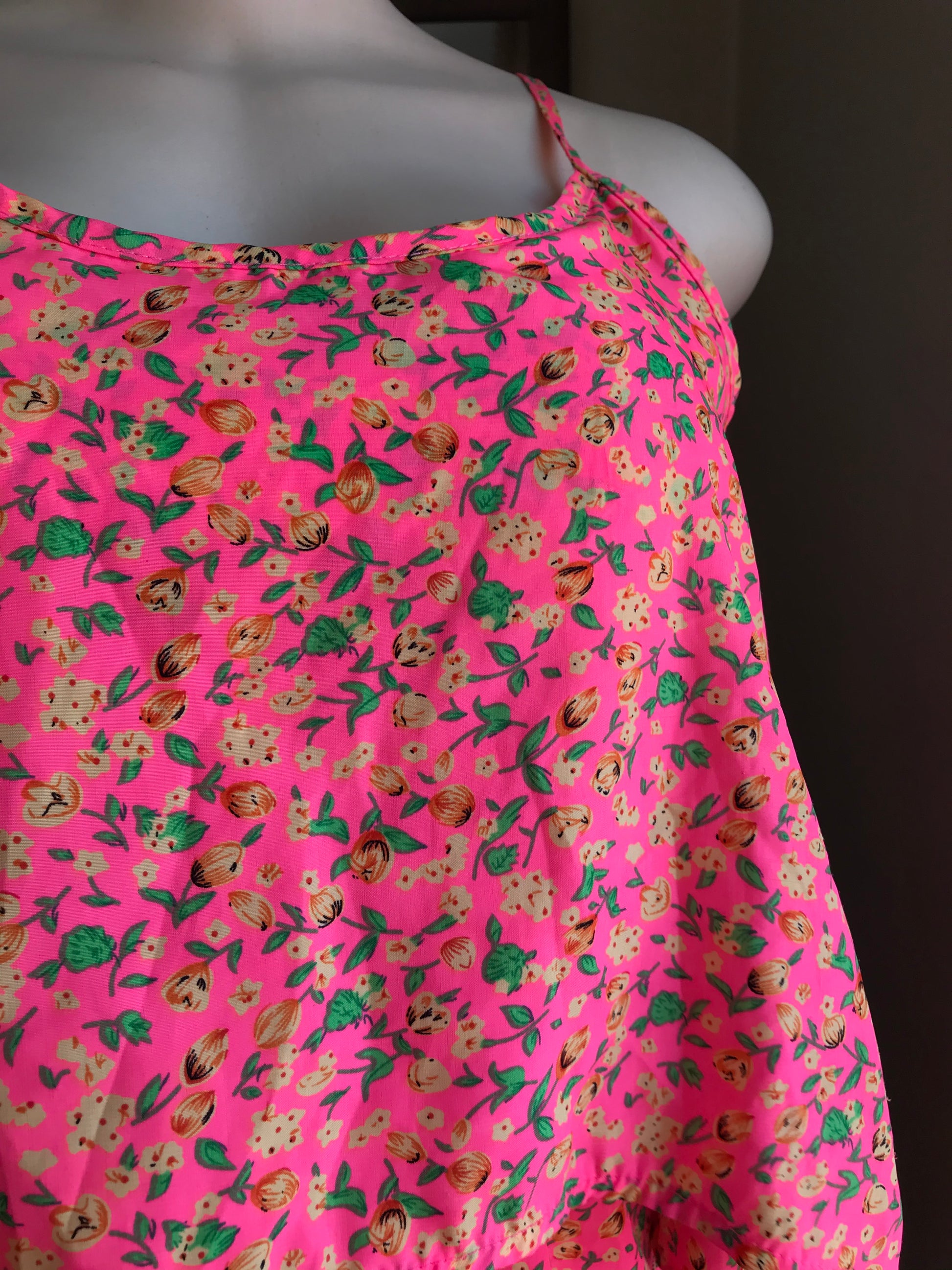 Hot pink floral print cami top with open back … s
