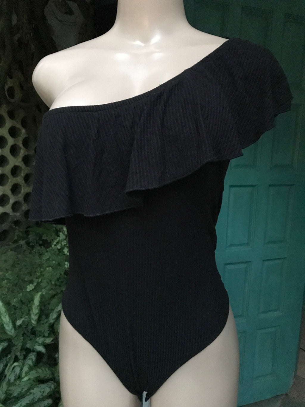 black ribbed one shoulder ruffle bodysuit ... L