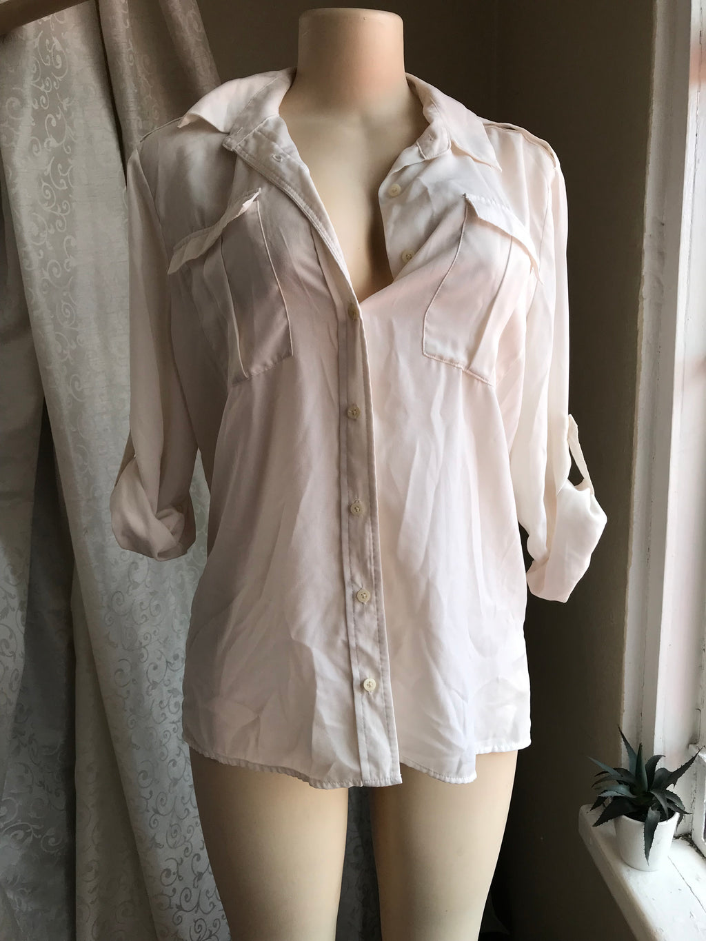 Banana Republic cream Cuffed work / play button blouse ... L