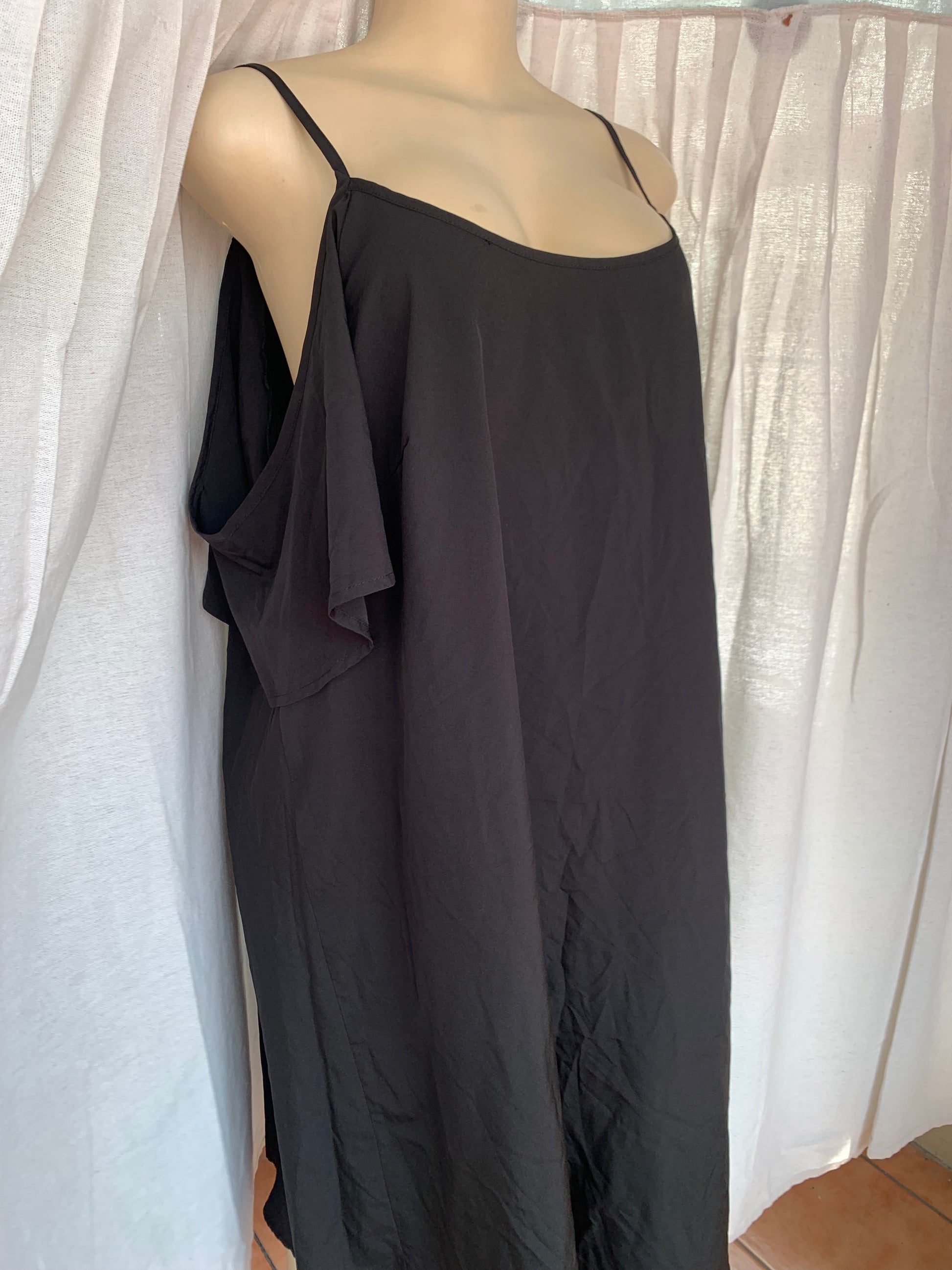 Black cold shoulder shift dress minimal L /xl