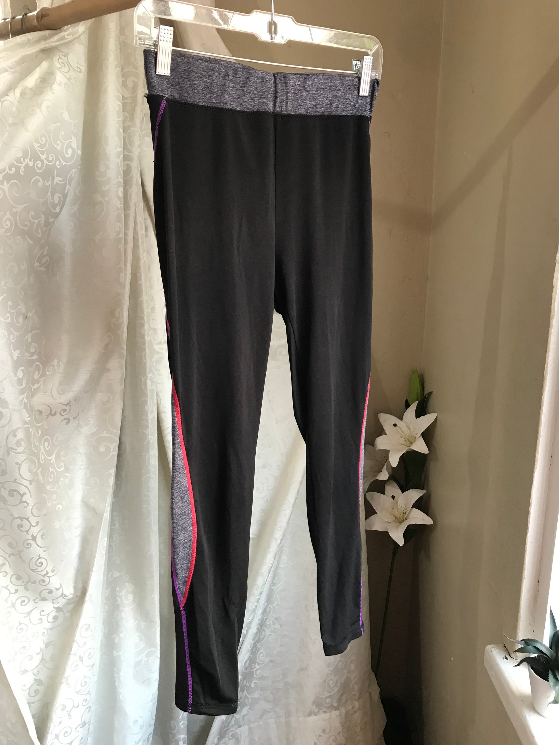 Black grey purple stitch exercise leggings ::: L