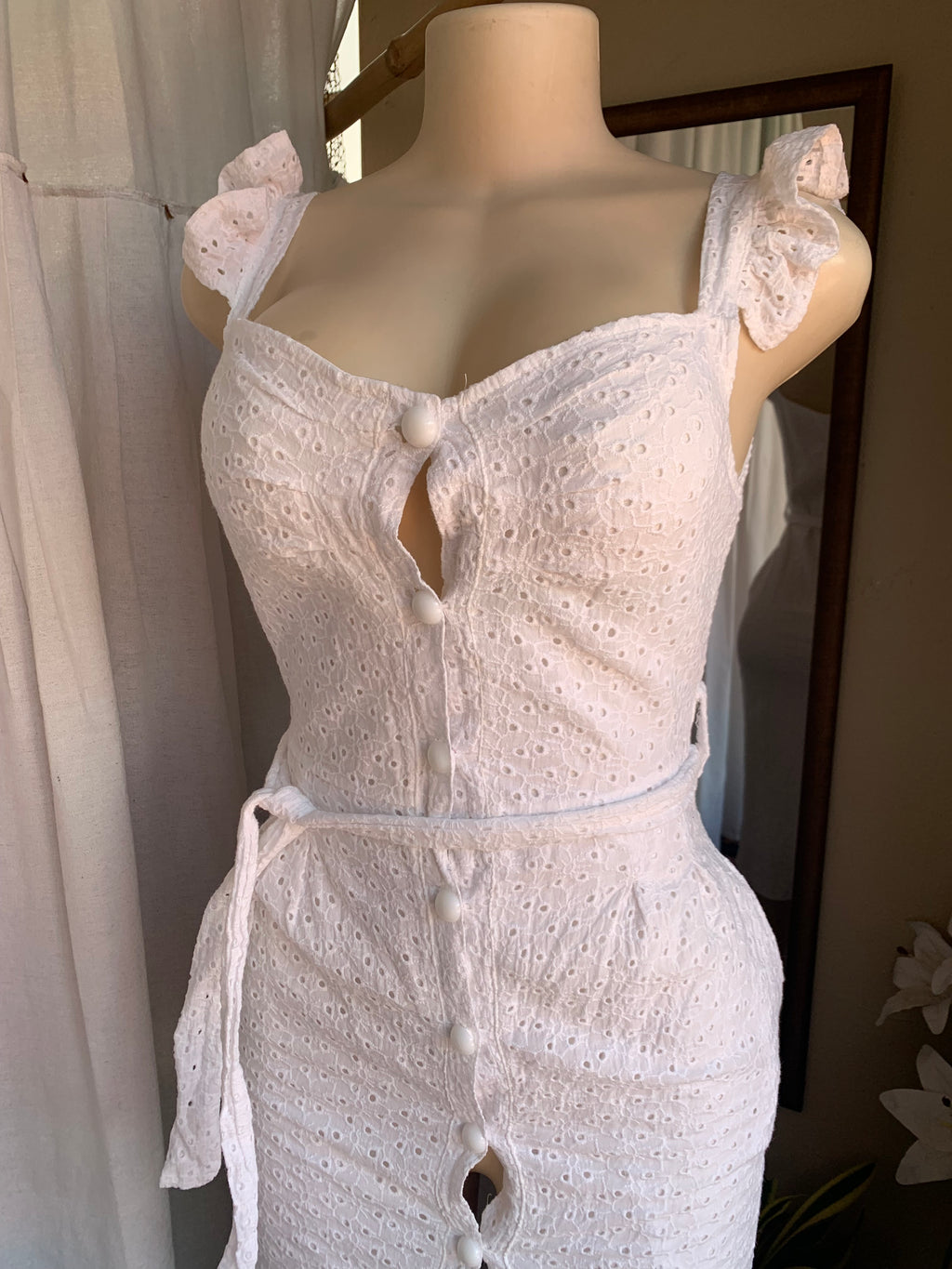 White organic ruffle sleeve button down dress with tie L ,,,