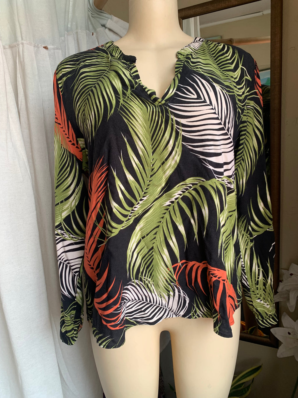 Palm Leaves black V neck shirt … XL