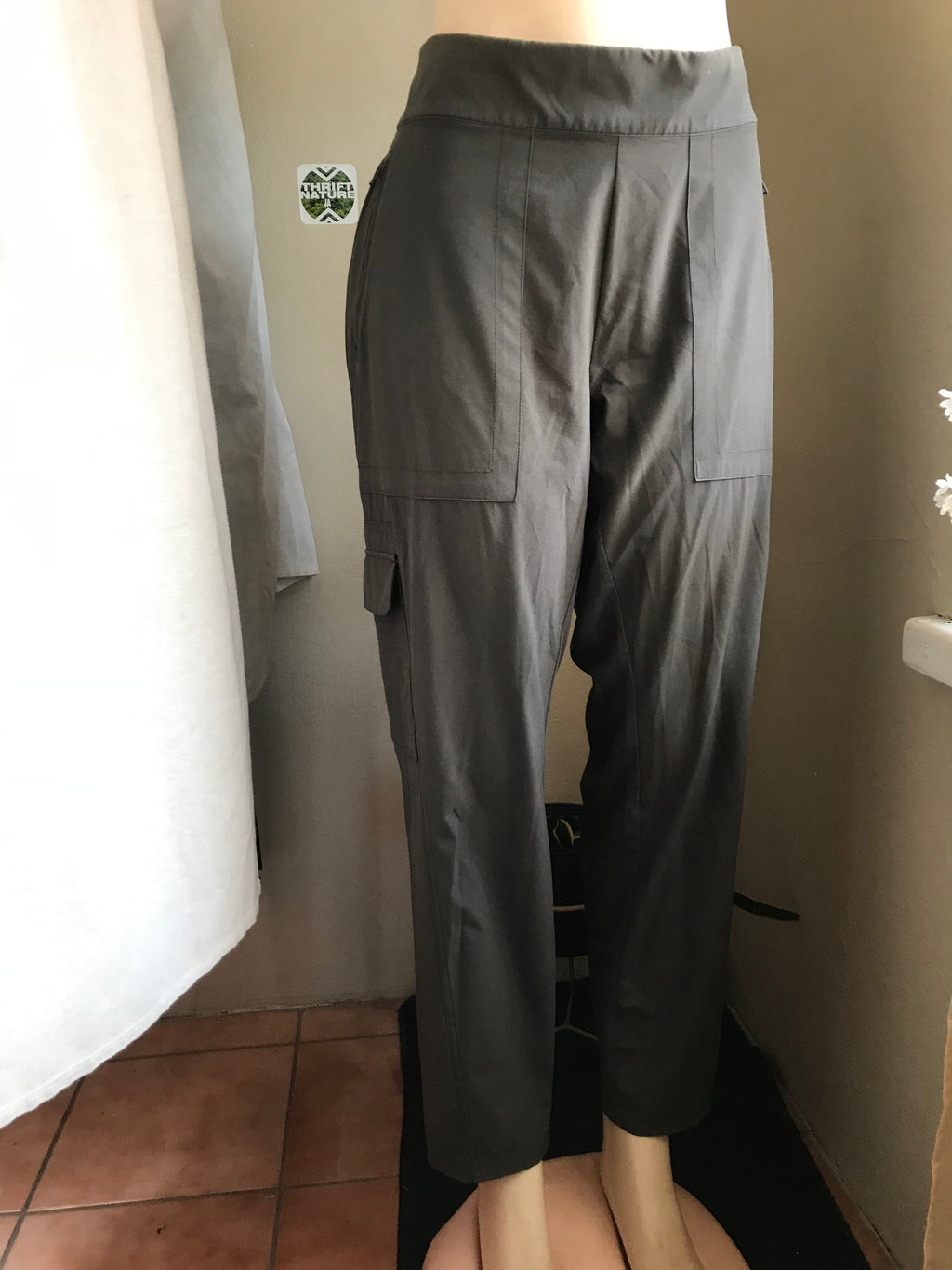 Grey Explorer cargos L
