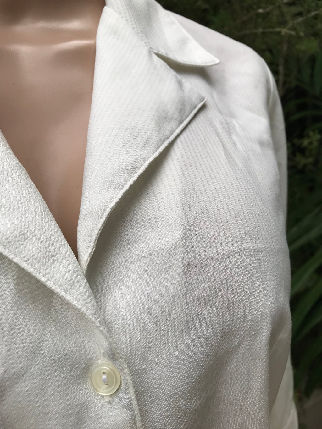 white collard button long sleeve work shirt  ... s/m