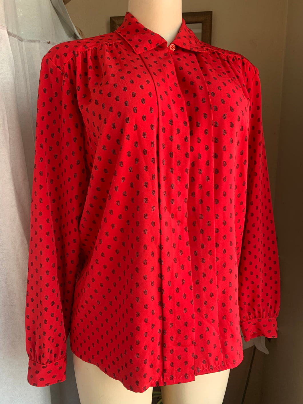 Vintage paisley design red shirt with hidden buttons