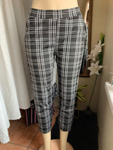 Load image into Gallery viewer, B&amp;W plaid fitted pants ::: s/m
