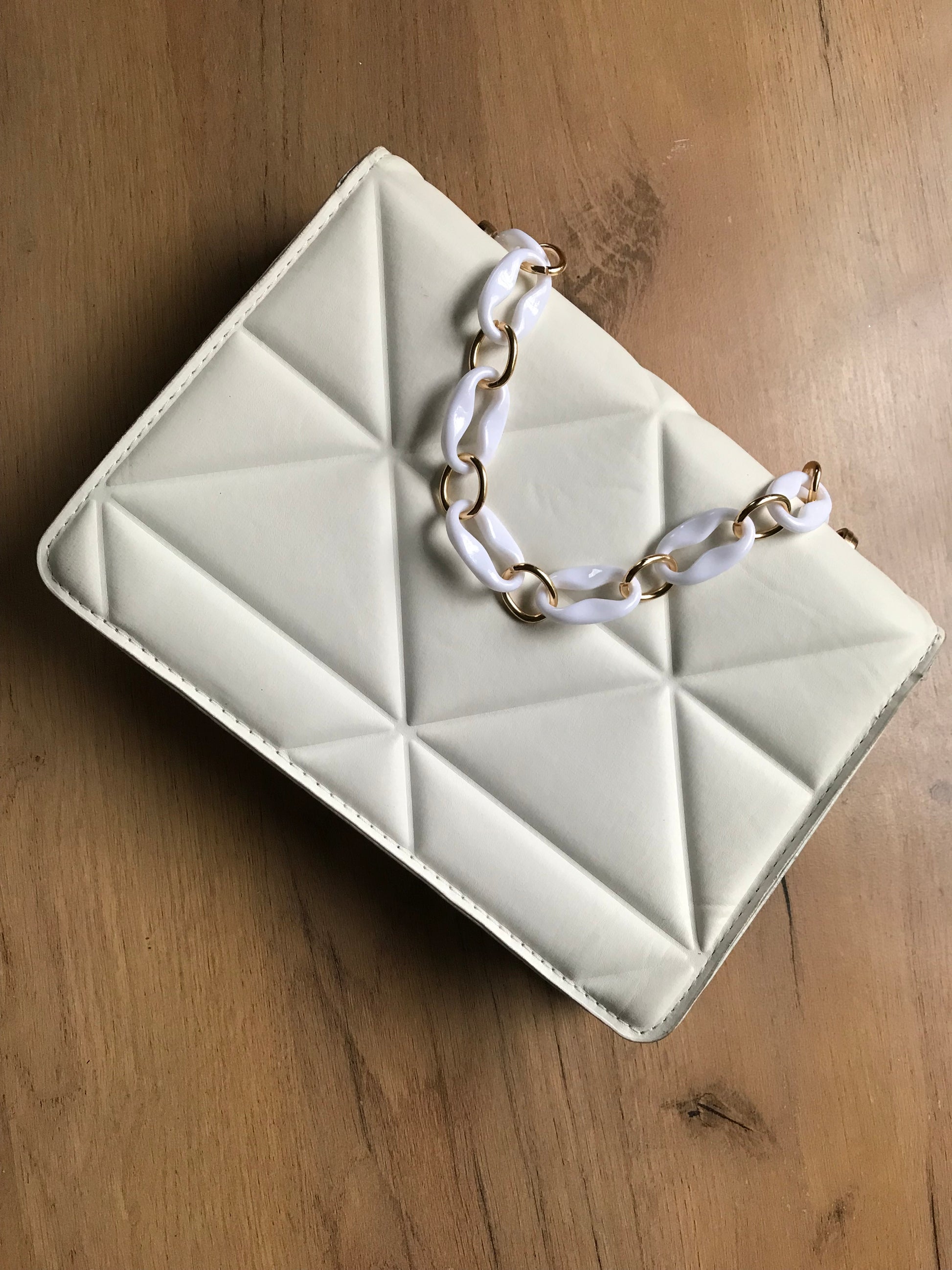 white chain quilted fashion bag *** new