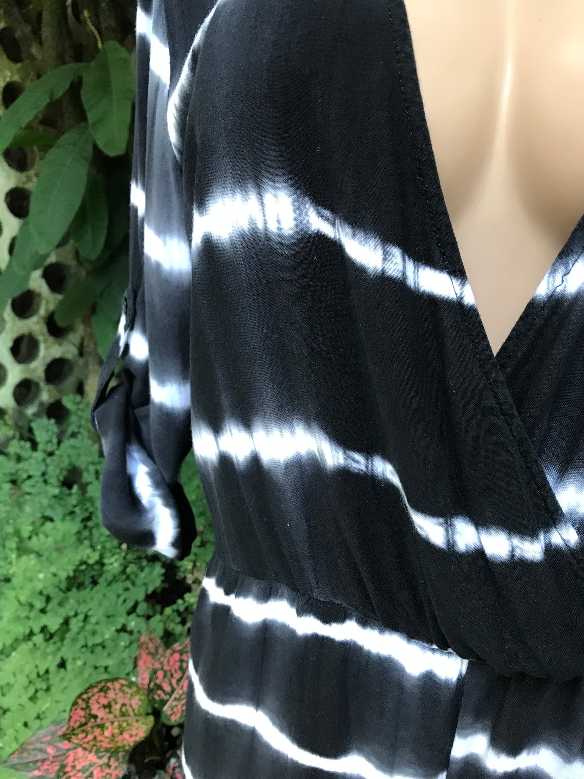 Black cotton tie dye romper ~~~ L