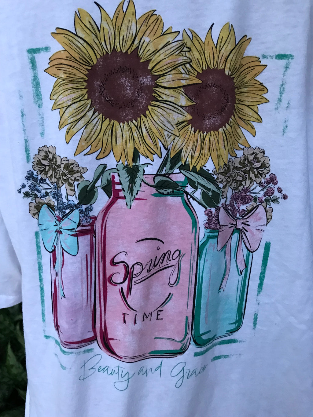 White spring time sunflower back graphic tee... /XL : 2x