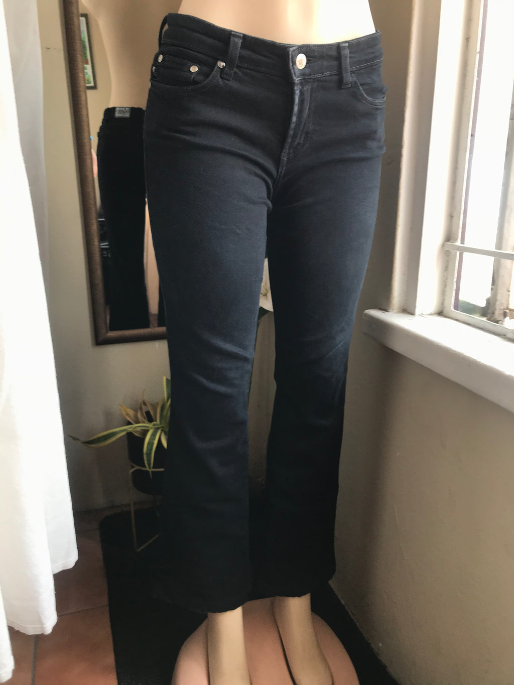 Vintage black bell jeans :::  s-m (9/10) stretch