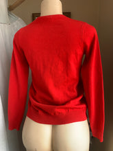 Load image into Gallery viewer, Red soft cardigan &gt;&gt;&gt; says M
