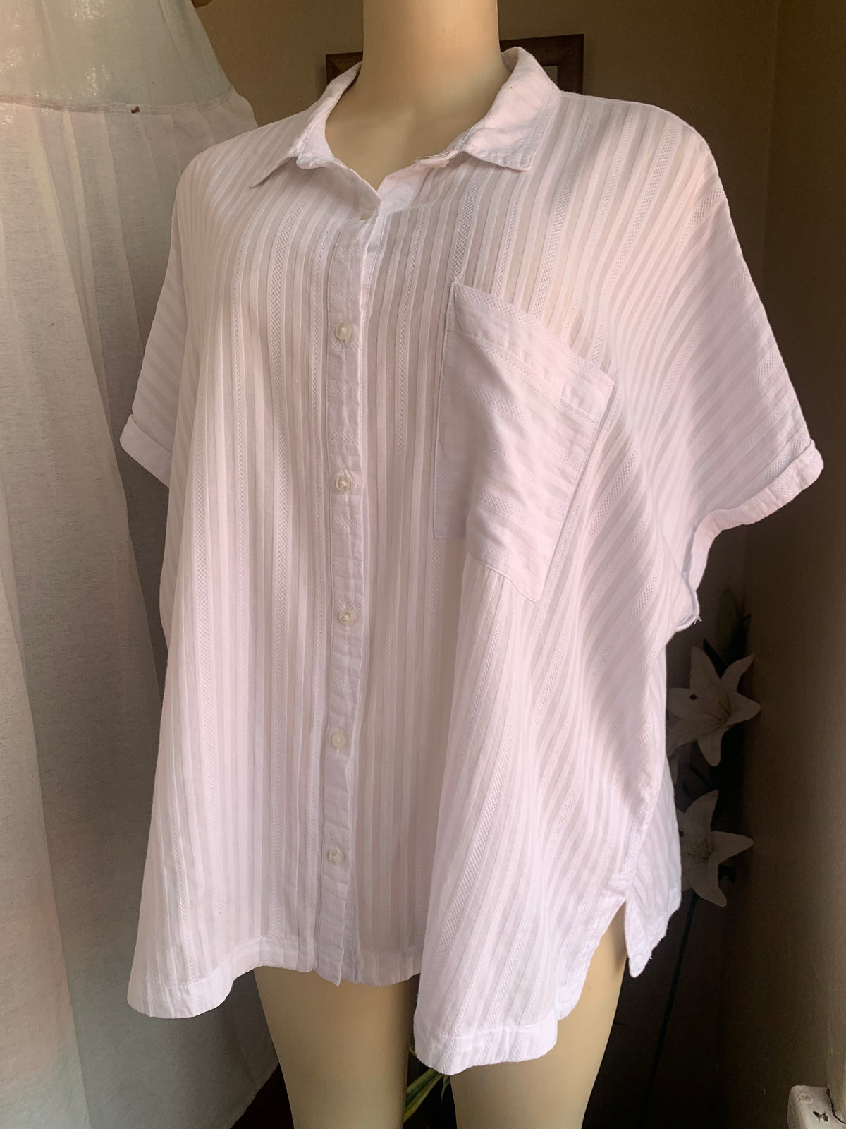 White Vintage cotton button down shirt ^^^ … Petite /XL/2X ,,,
