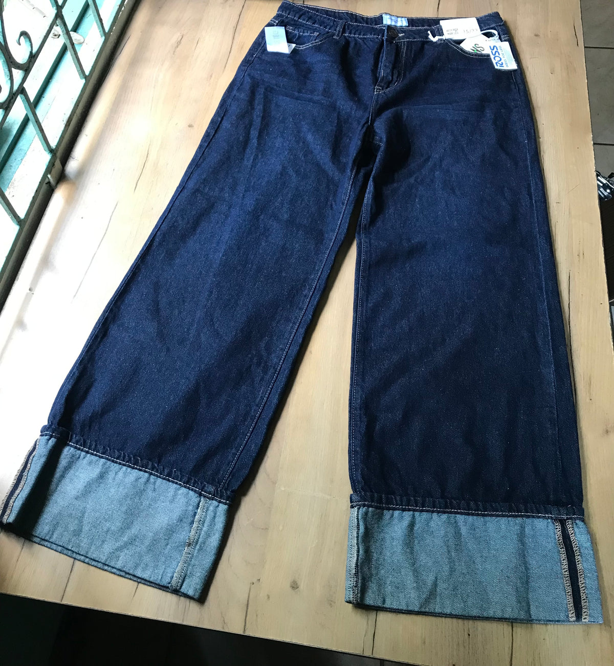 New tag wide leg jeans ::: W35/36/ XL