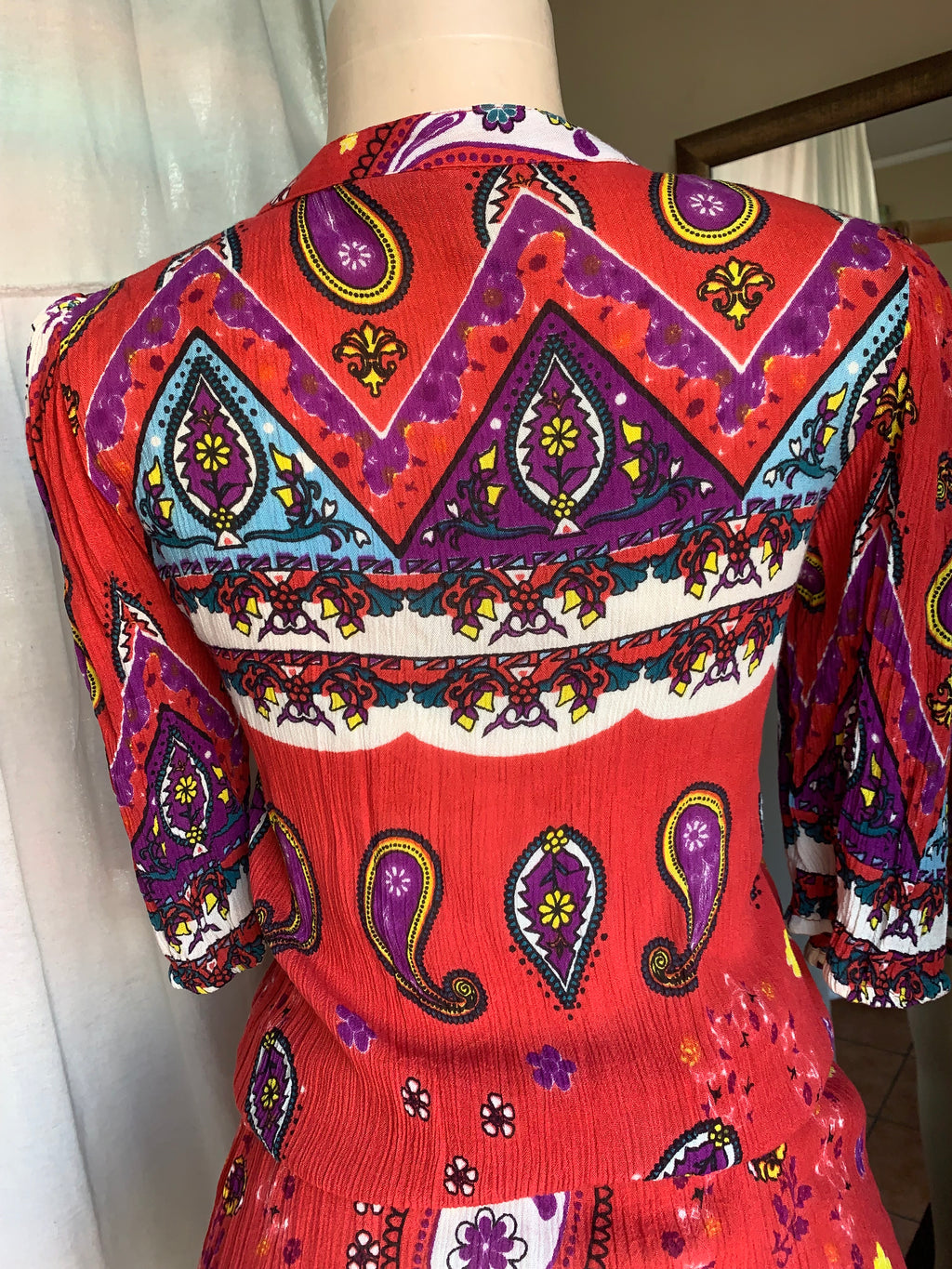 boho red crinkle Pattern shirt dress elastic waistband .M