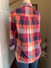 Load image into Gallery viewer, Cotton plaid button down shirt … L ,,,
