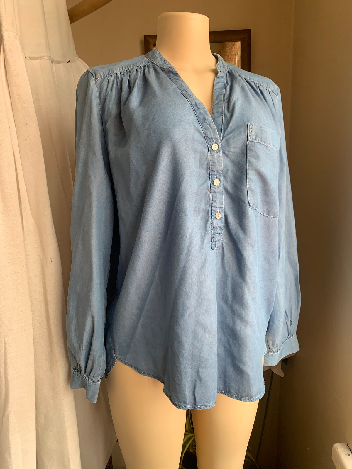 H&M denim button up blouse … M,,,