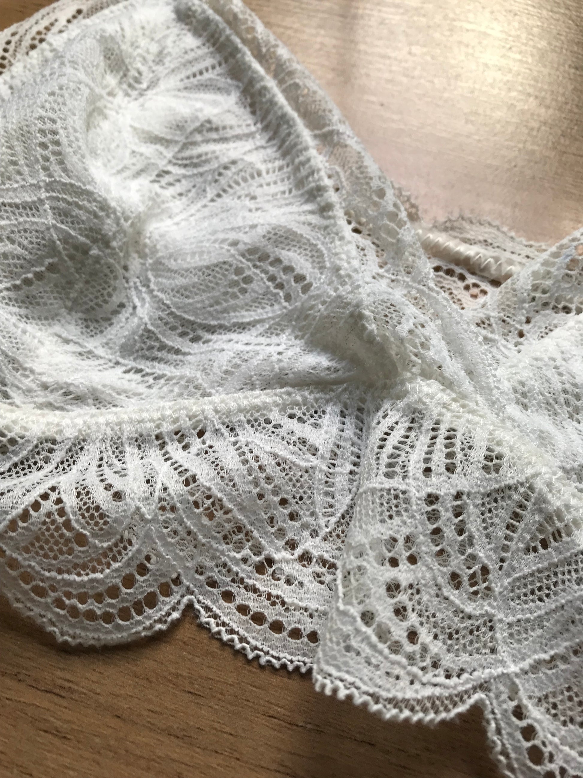 White Lace Bralette ... M