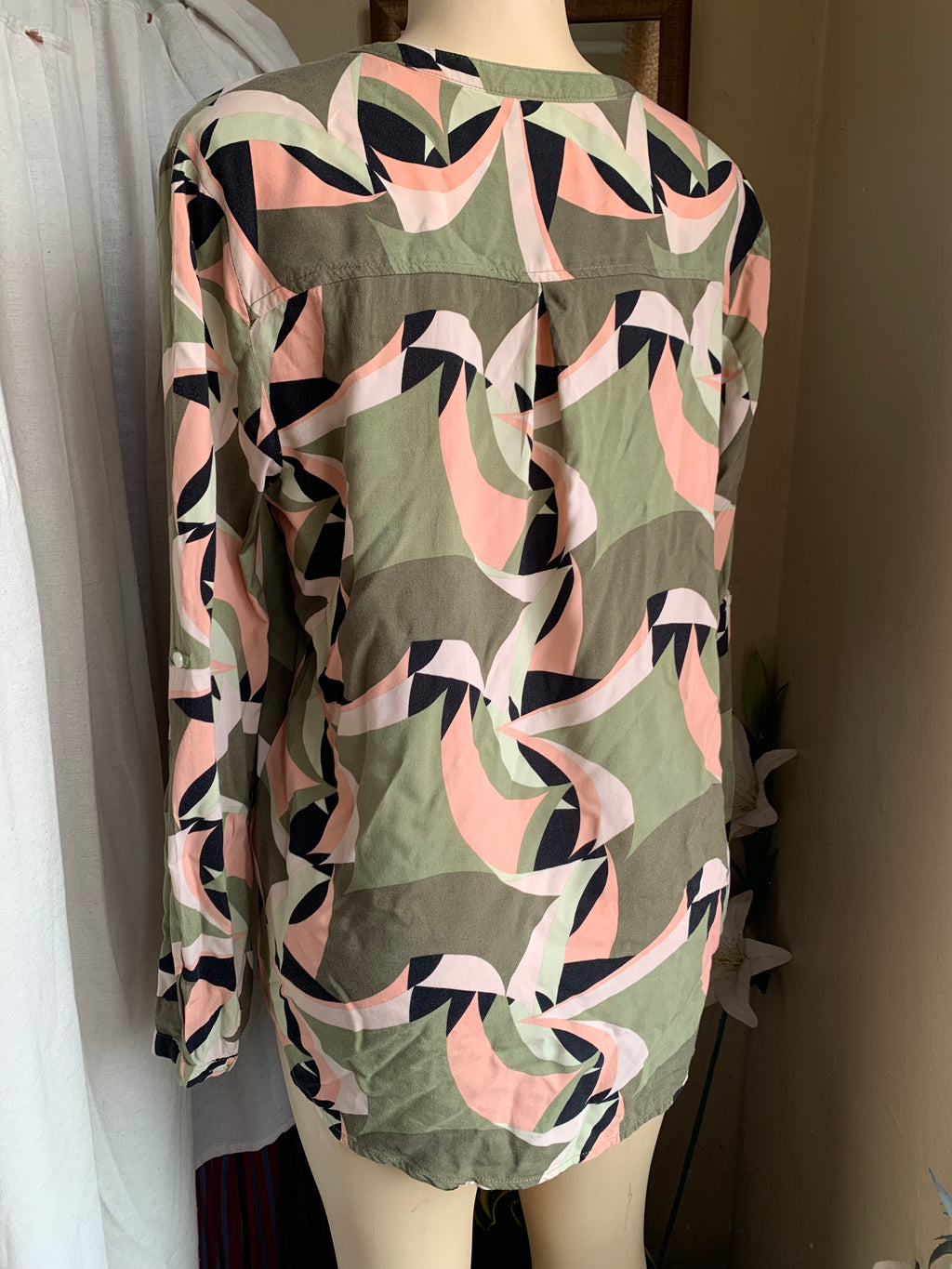 Pink+ Green patterned V neck top … XL