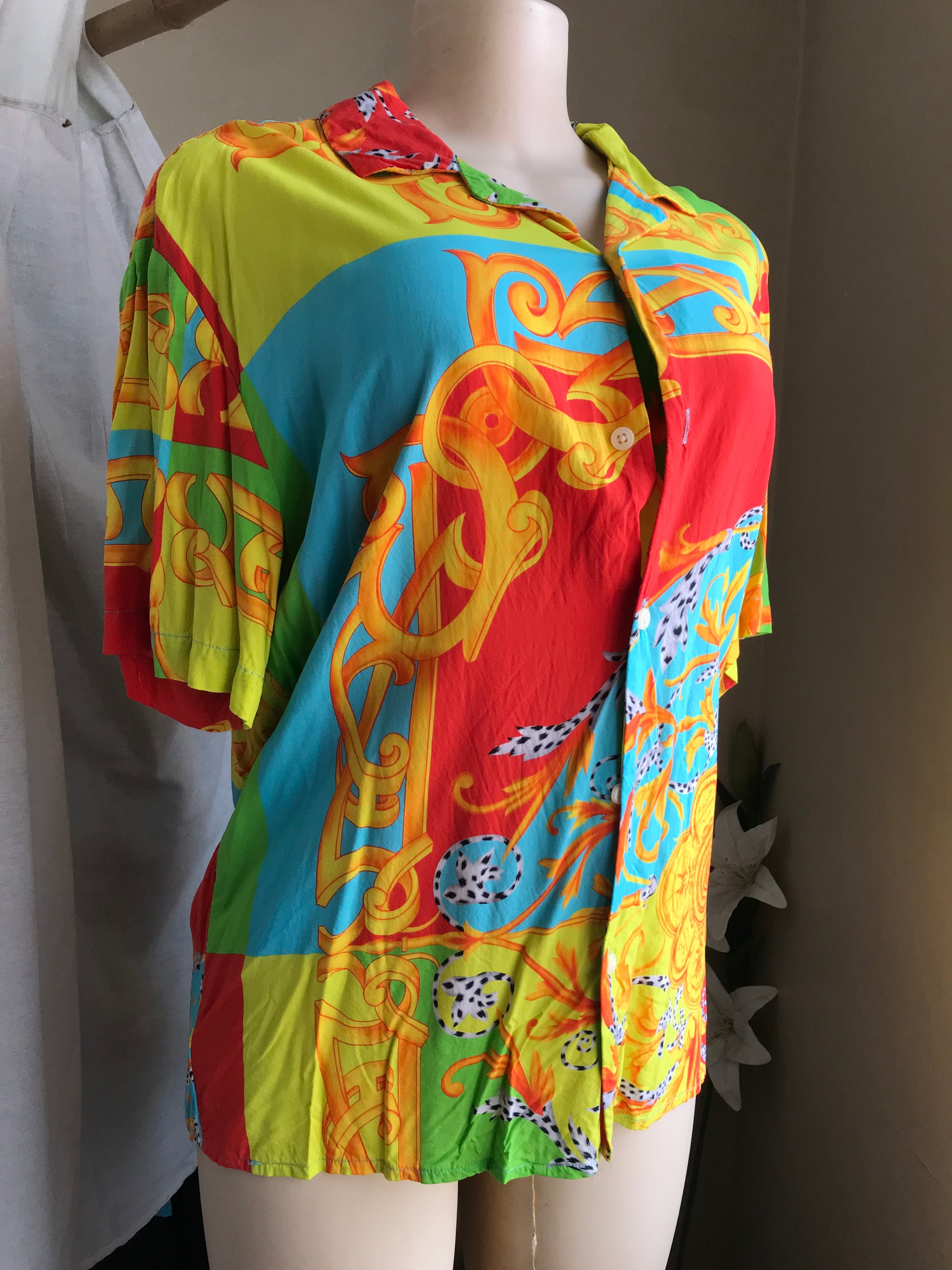 bright holiday print shirt  ... mens m