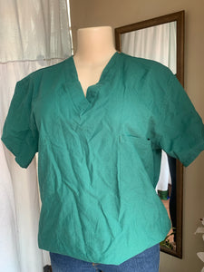 Green scrubs top … M