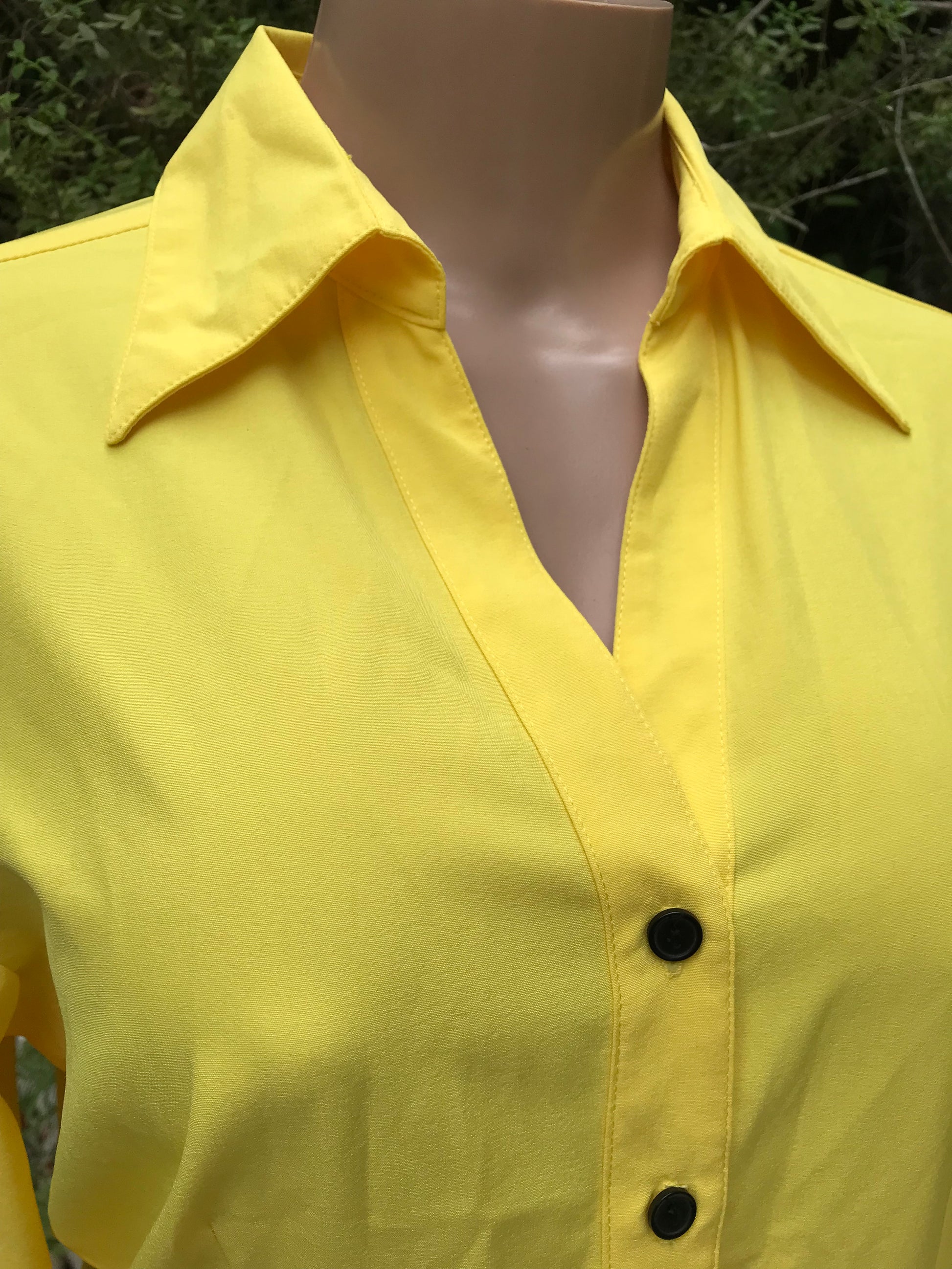 yellow button long sleeve work shirt  ... s/m