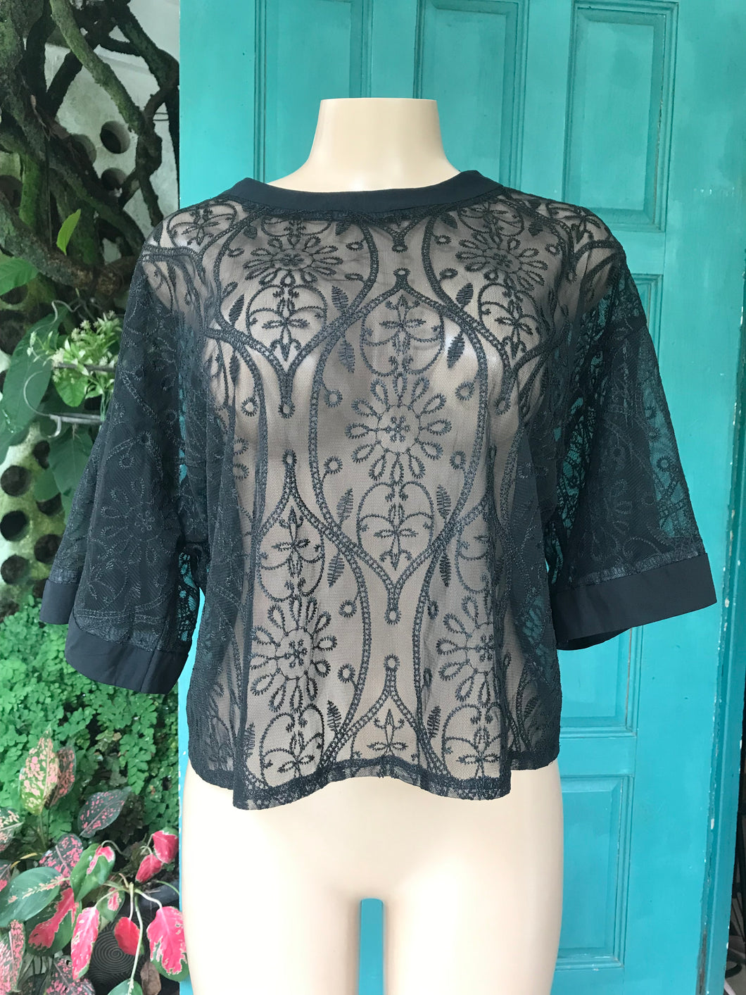 Black lace Bell sleeve turtleneck blouse... L