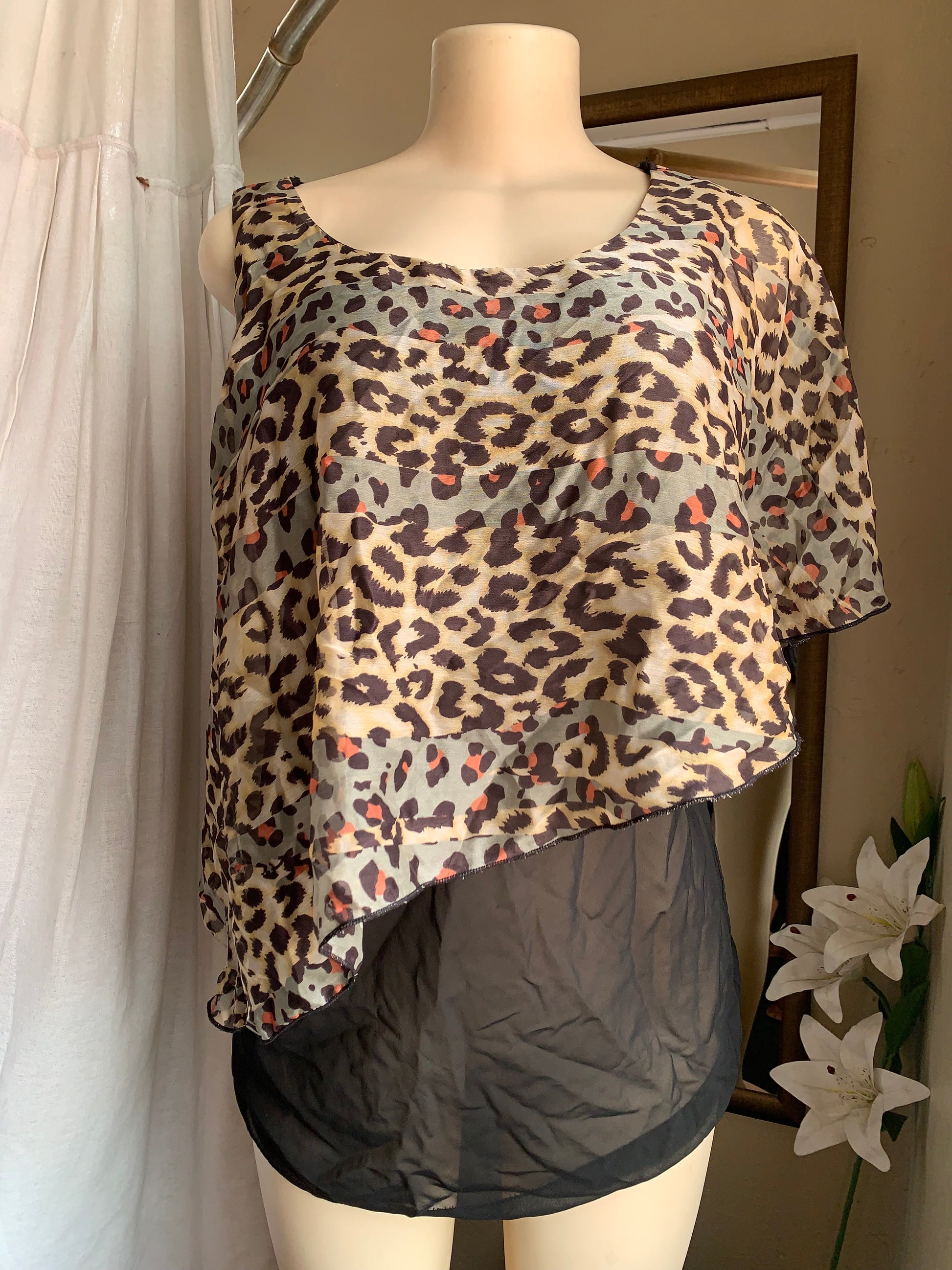 cheetah one shoulder kimono sleeve blouse … M