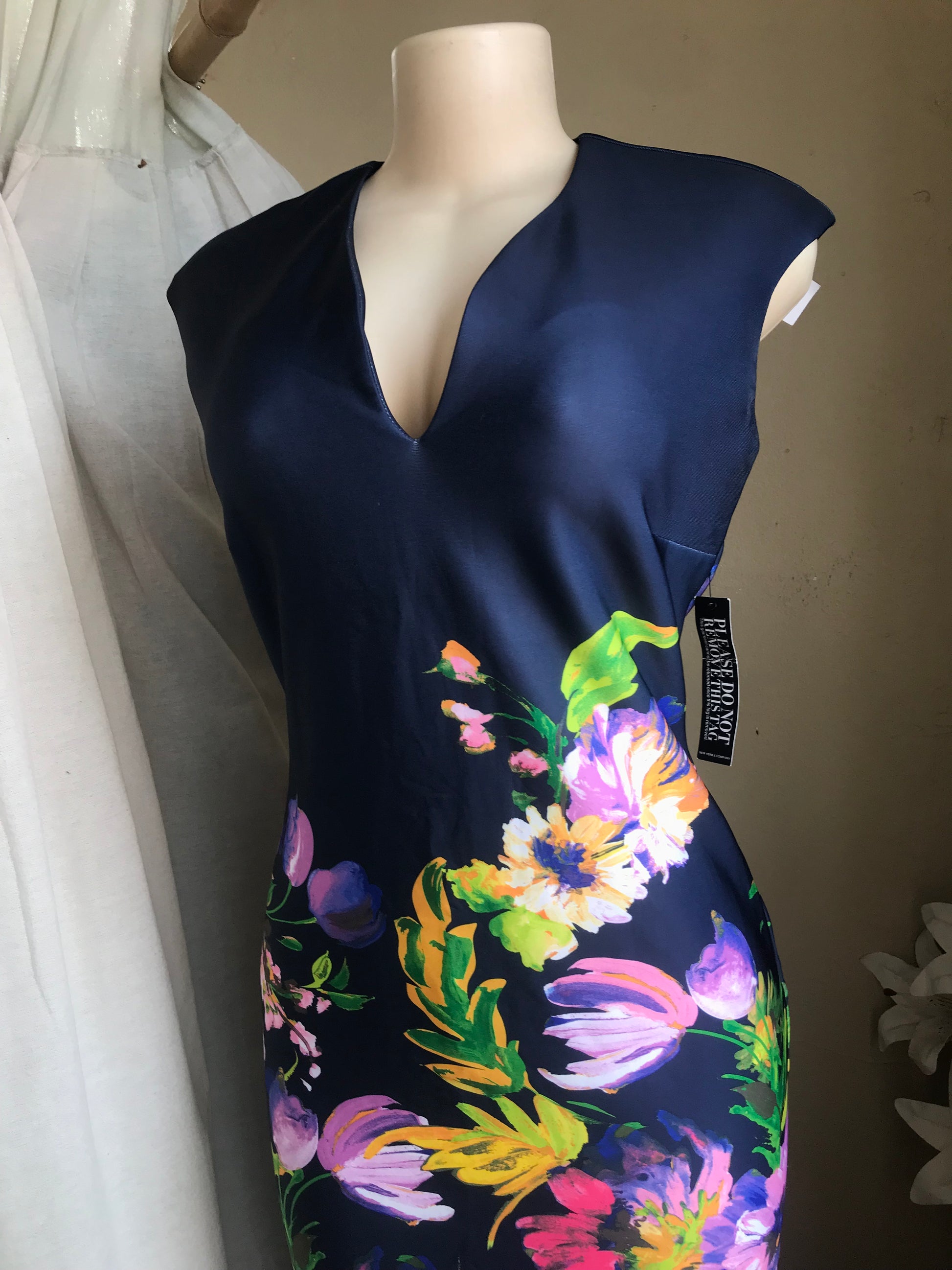 new tag NY company professional dress garden floral m