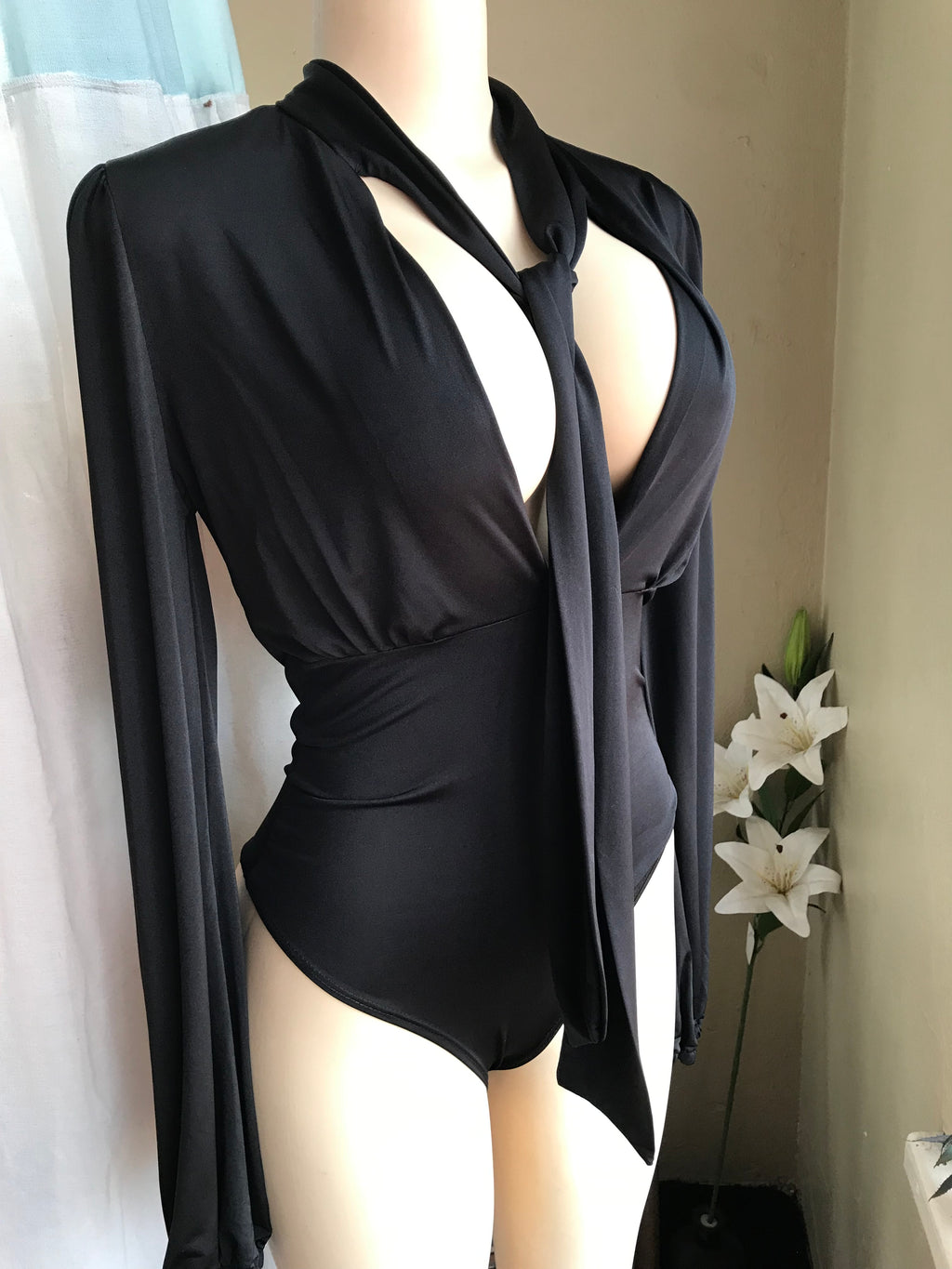 WHITE Necktie spandex bodysuit long sleeve ... M