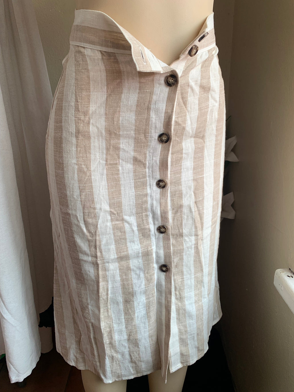 New H&M Striped button down skirt. Small