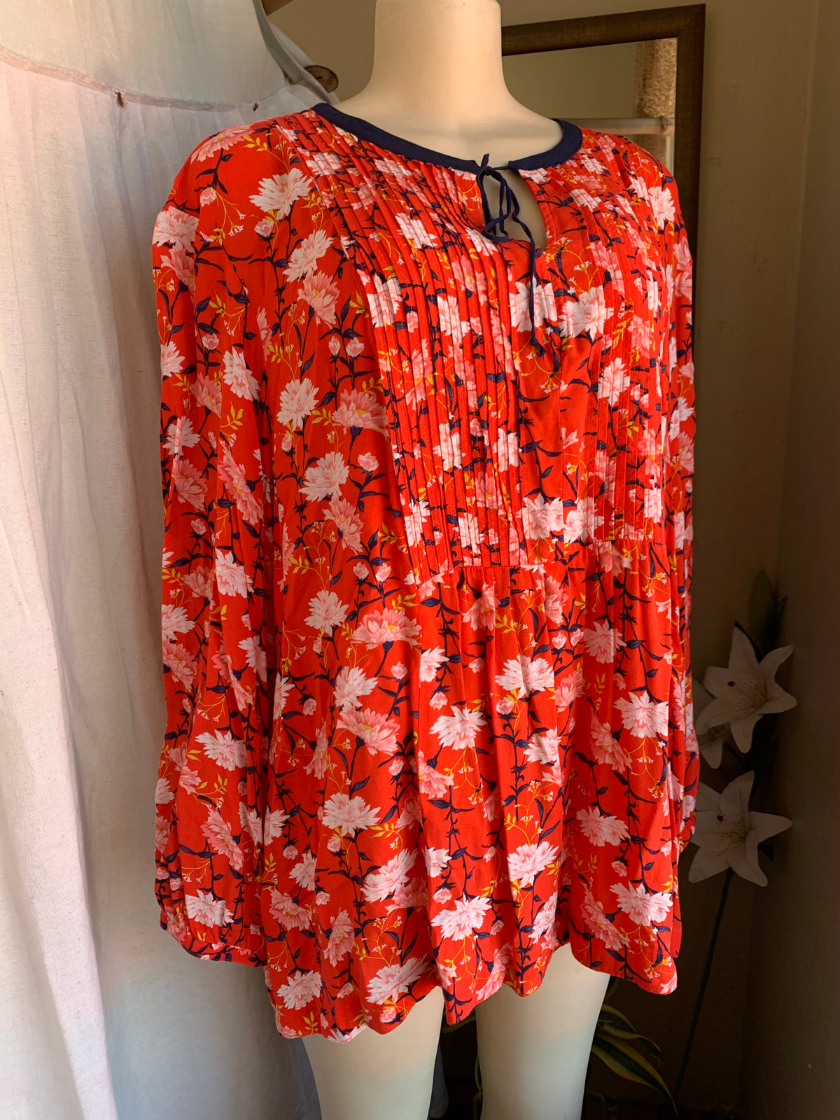 Old Navy Red floral tie neckline pleat top … /XL : 2X