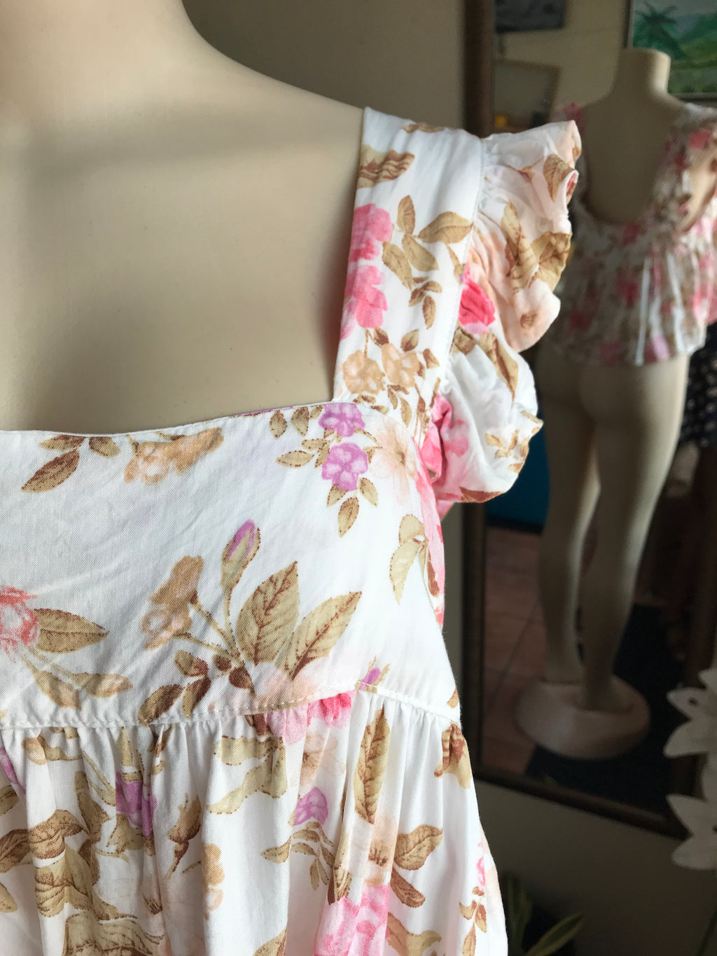 floral Flounce top... L