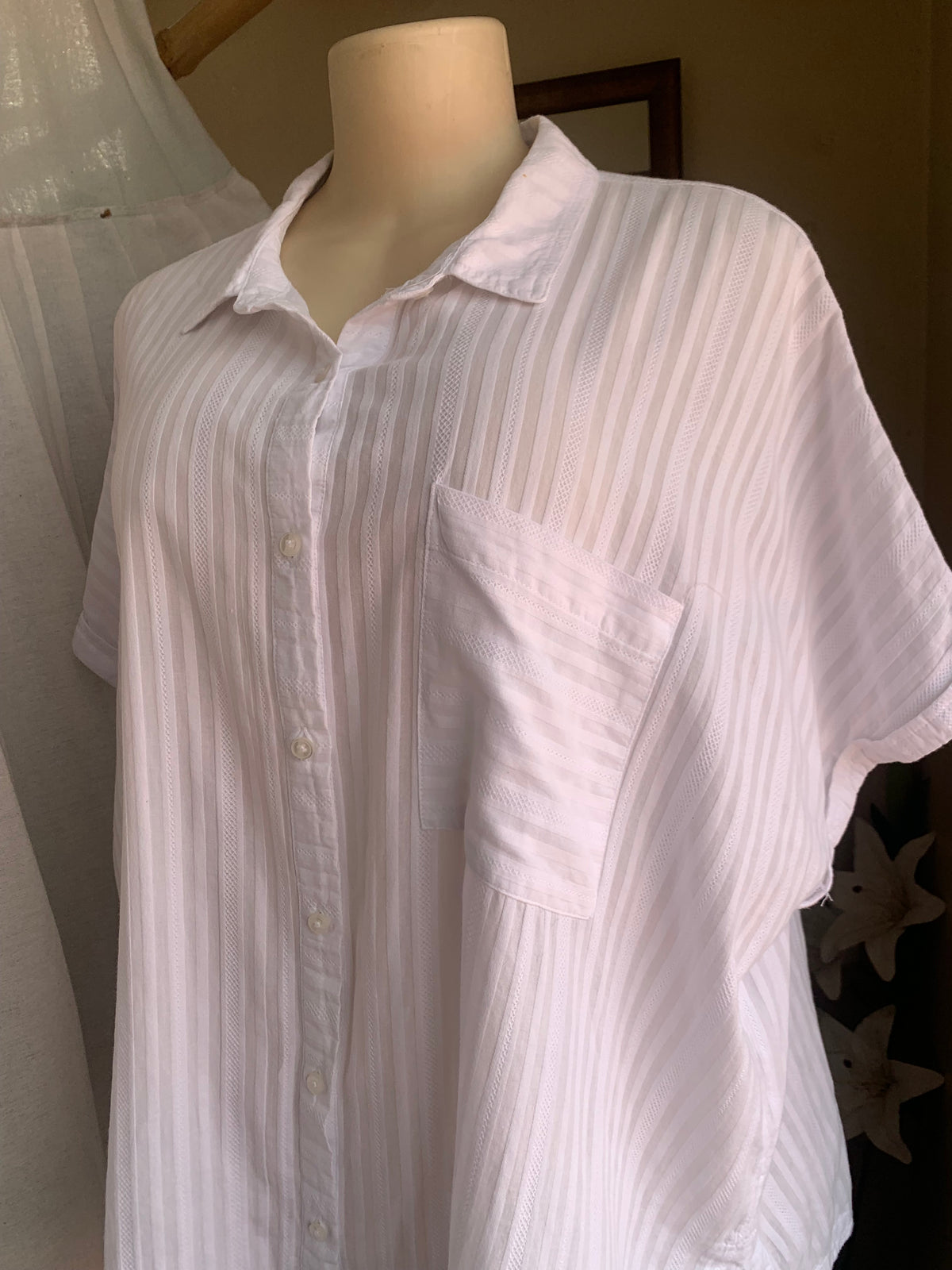 White Vintage cotton button down shirt ^^^ … Petite /XL/2X ,,,