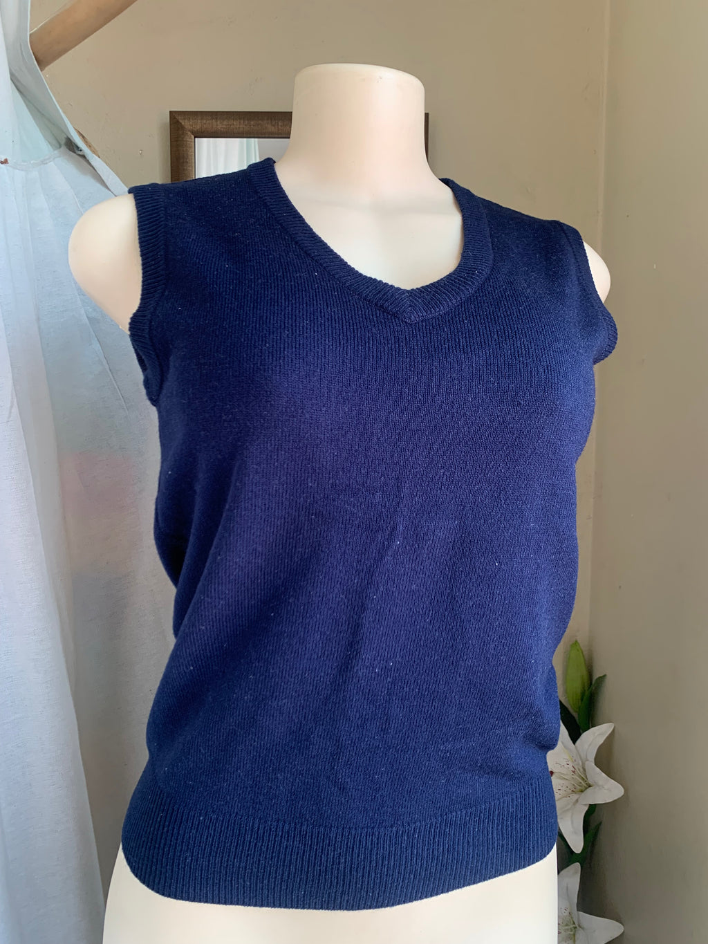 Navy blue knitted top … s